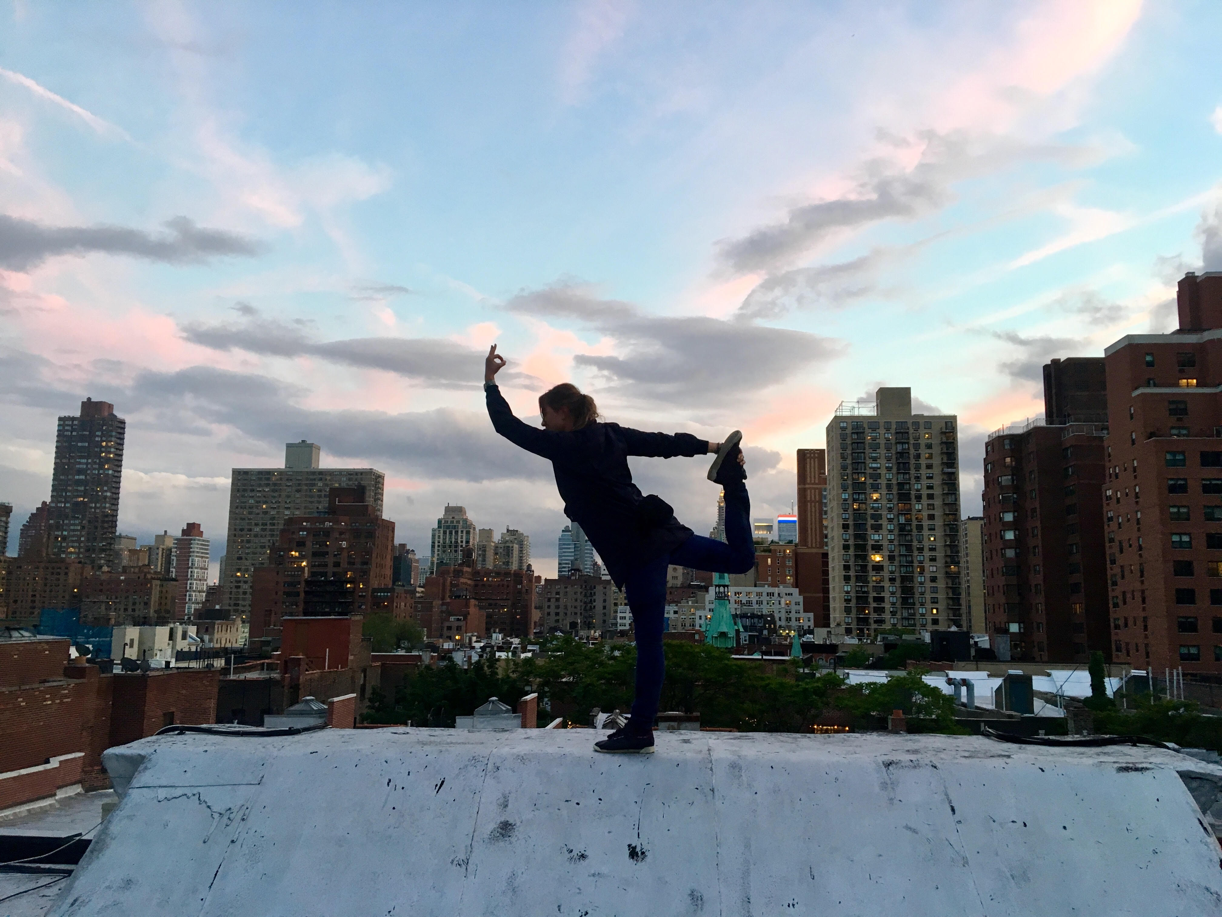 Paulina yoga stand